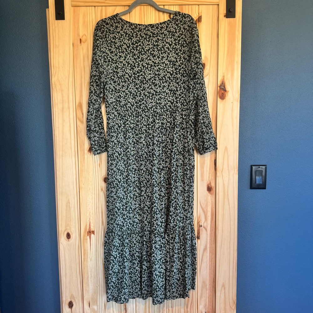 Dark Green & White Long Sleeve Leaf Print Maxi Dress size Medium - Picture 9 of 10